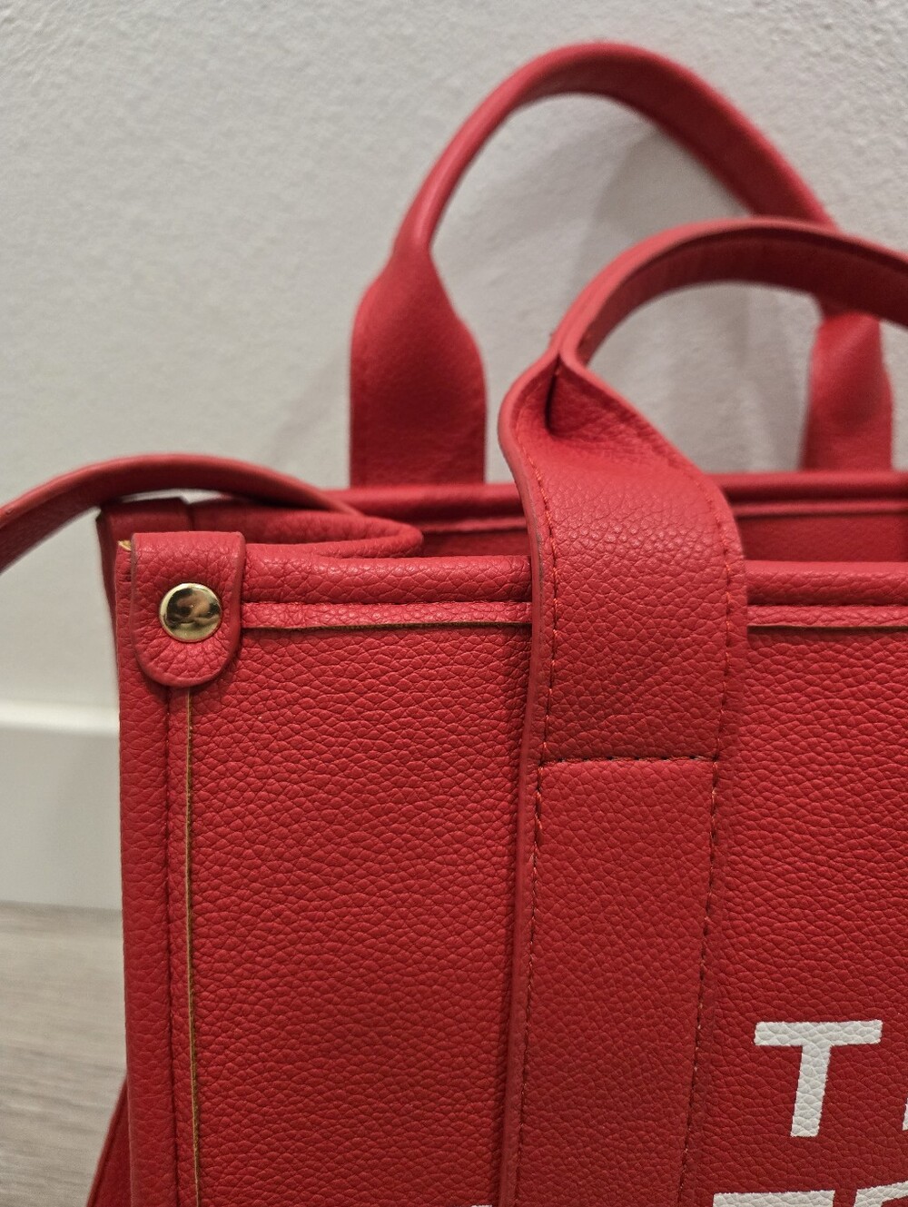 Marc Jacobs Red The Tote Bag - Structured Leather Tote - Picture 2 of 12